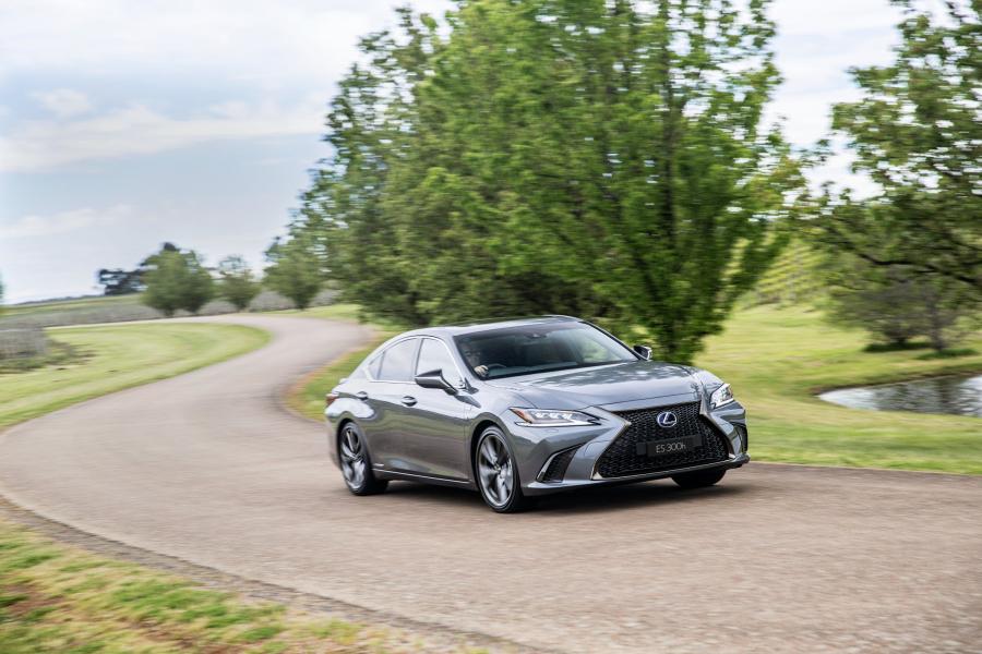 Lexus ES300h F-Sport 2019 года  (AU) (фото 5 из 12)